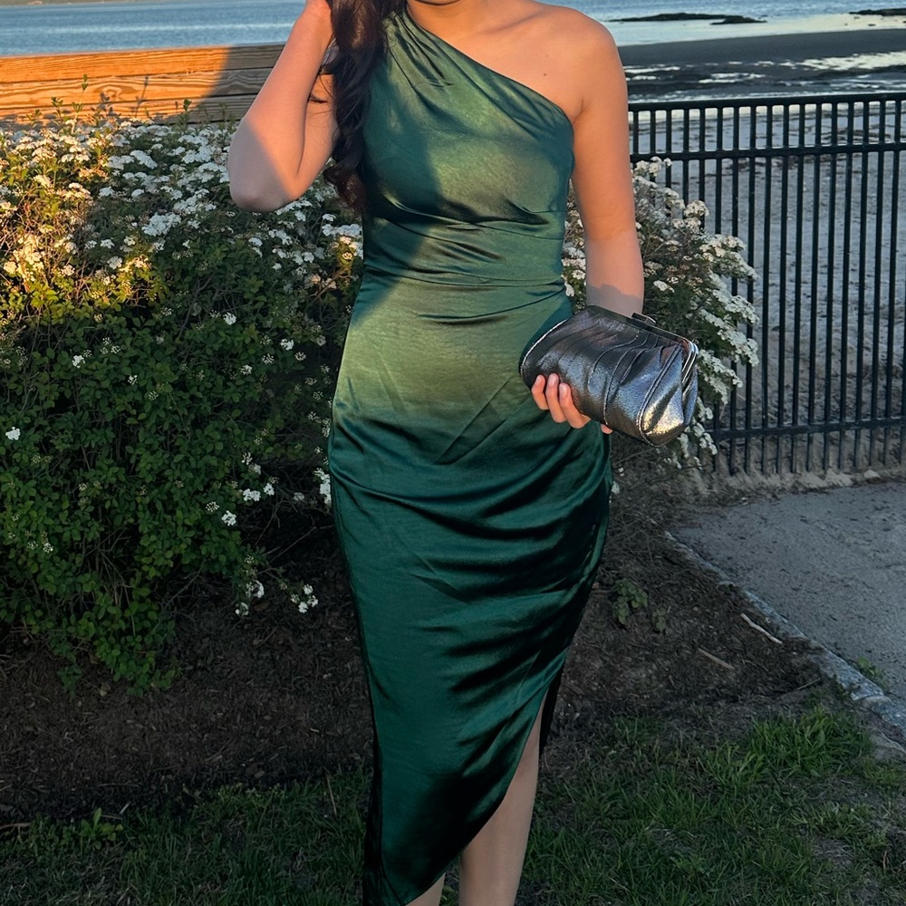 Satin emerald green Elliat dress